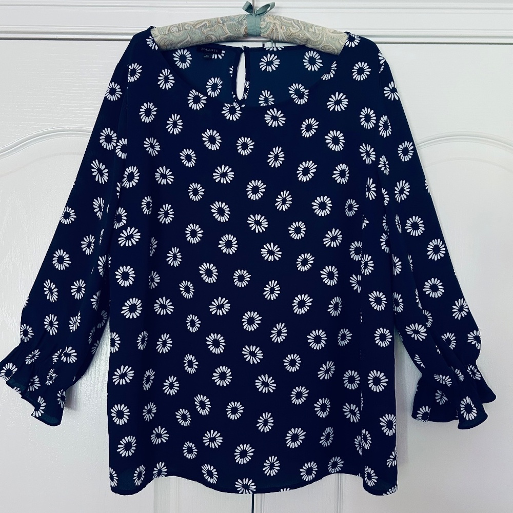 Talbots 3/4 Sleeve Blue Blouse with White Daisies, Size XL